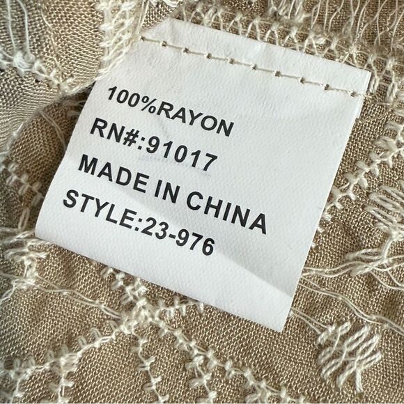 Solitaire Embroidered Short Sleeve Blouse M NWT - Picture 5 of 9